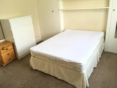Room Boileau Road in Greater London