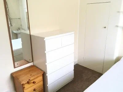Room Boileau Road in Greater London