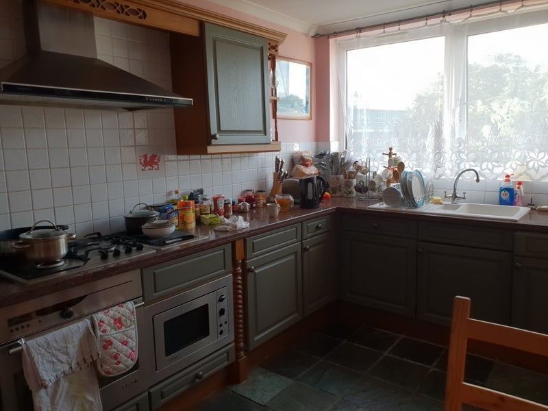 Room Pinelands Close in Greater London