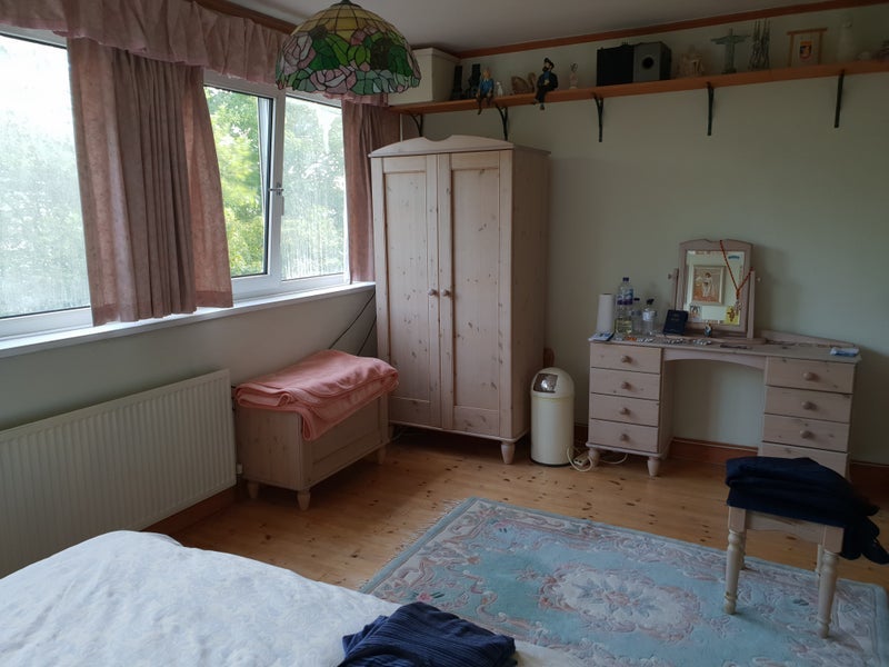 Room Pinelands Close in Greater London