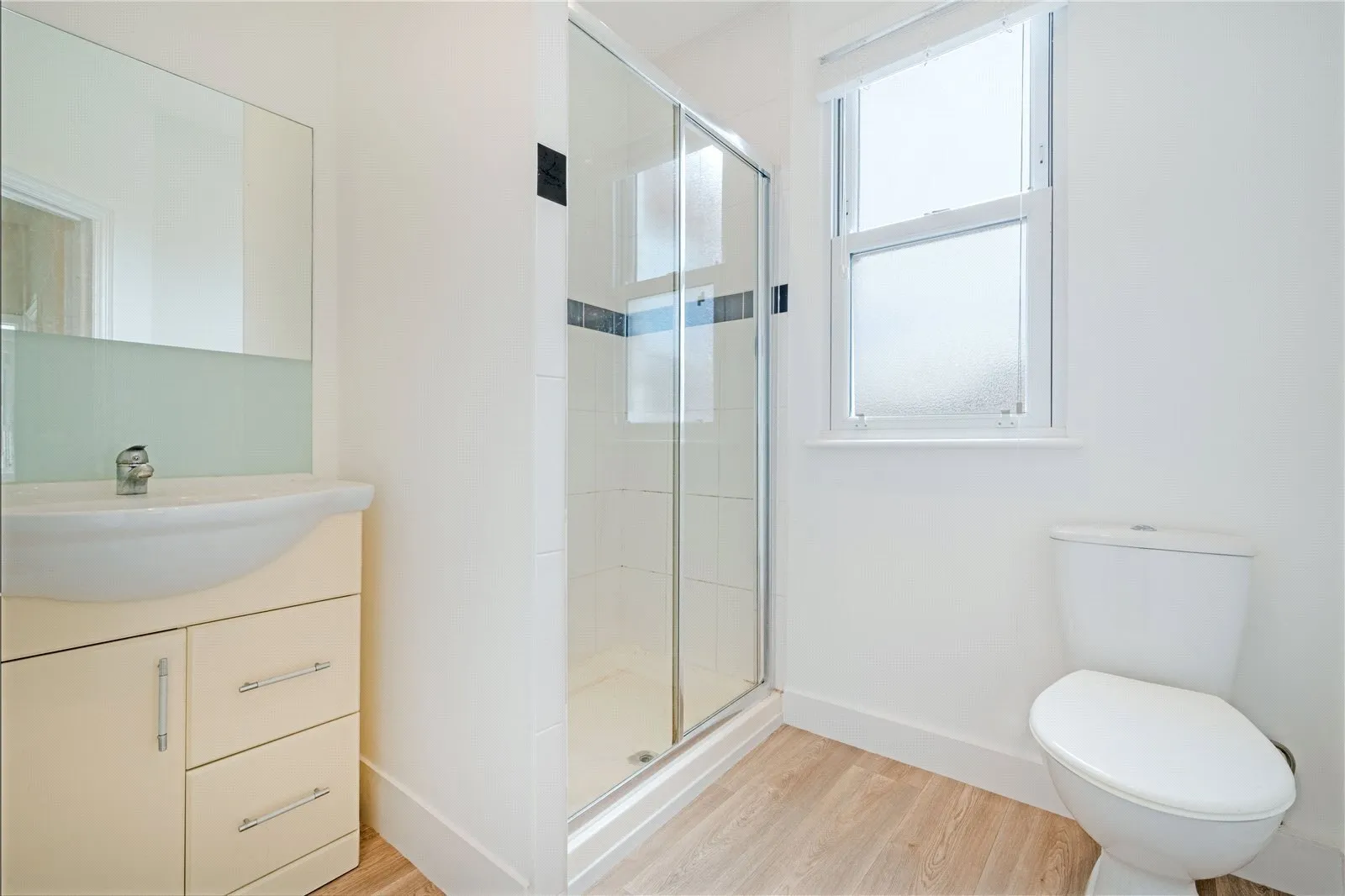 Flat Revelstoke Road in Greater London