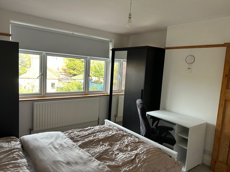 Room Grand Drive in Greater London