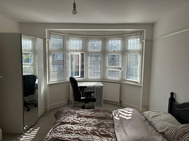 Room Grand Drive in Greater London