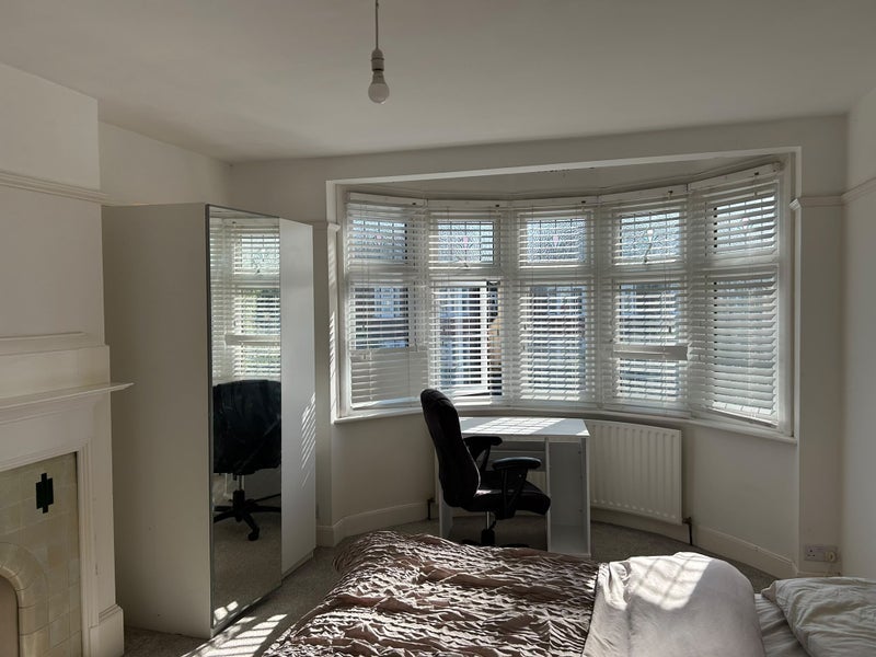 Room Grand Drive in Greater London