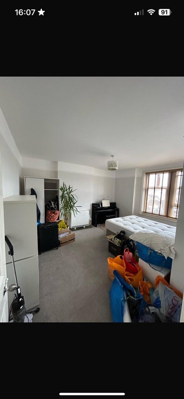 Room Charing Cross Road in City of Westminster