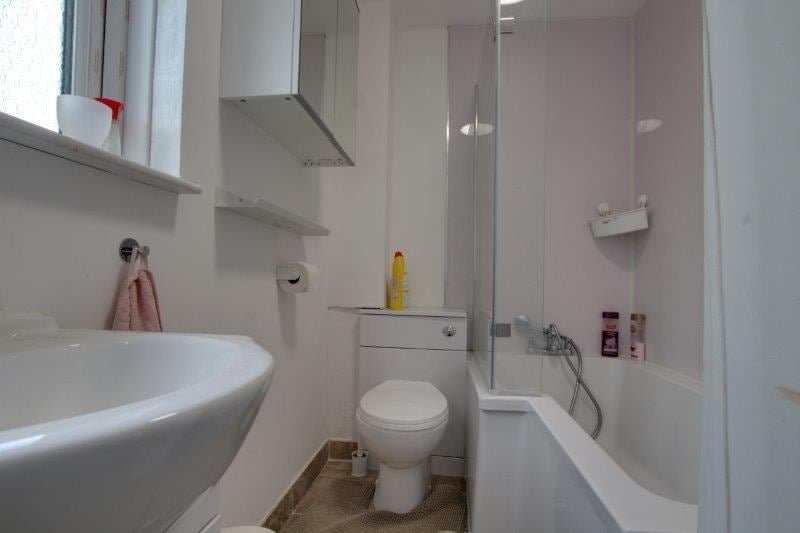 Room High Road in Basildon