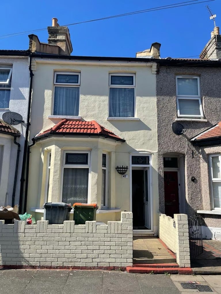 House Sibley Grove in Greater London