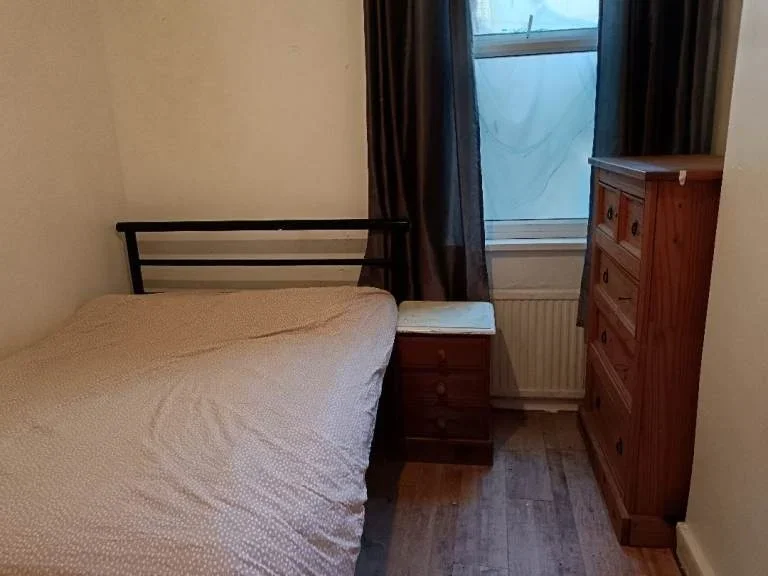 Room Green Street in Greater London