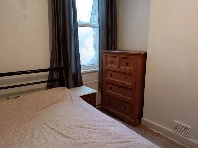 Room Green Street in Greater London