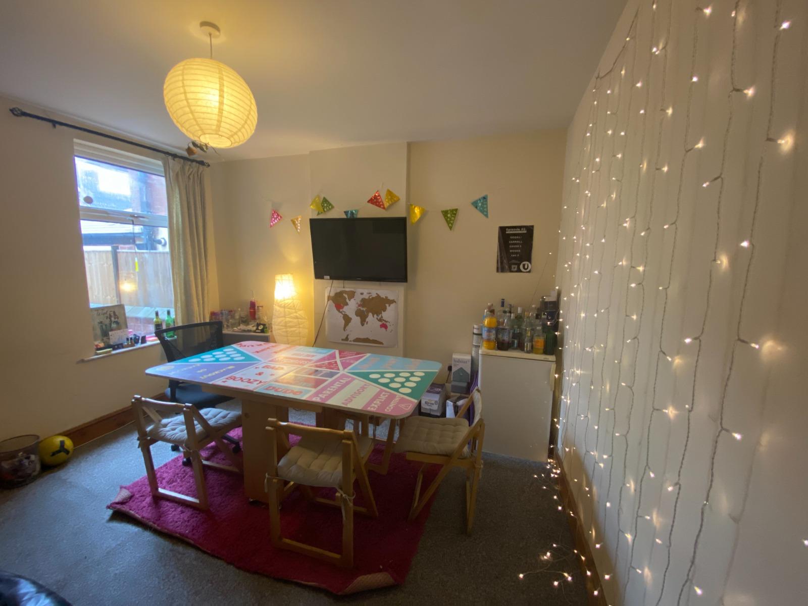 Room Kimbolton Avenue in Nottingham