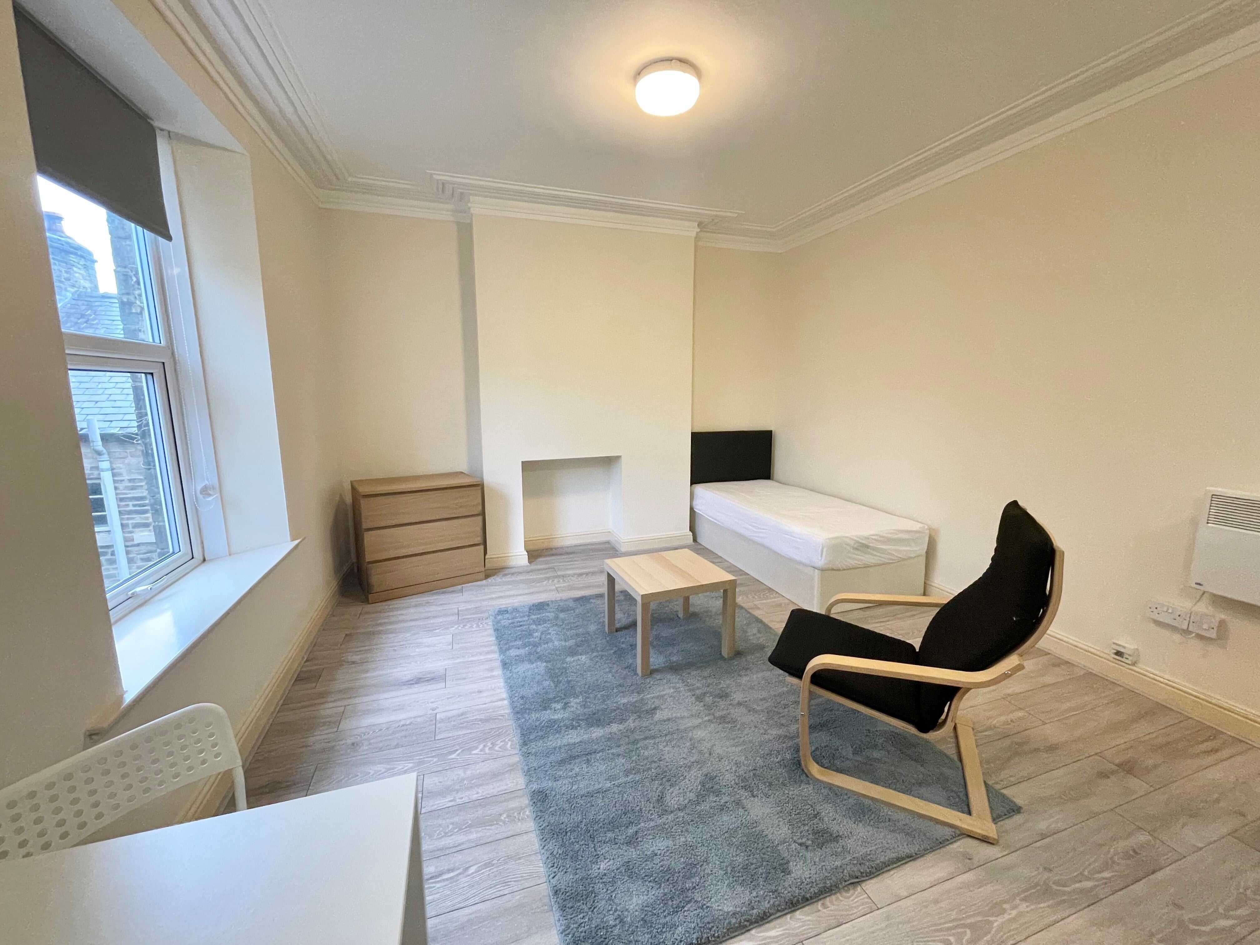 Room Parkers Road in Sheffield