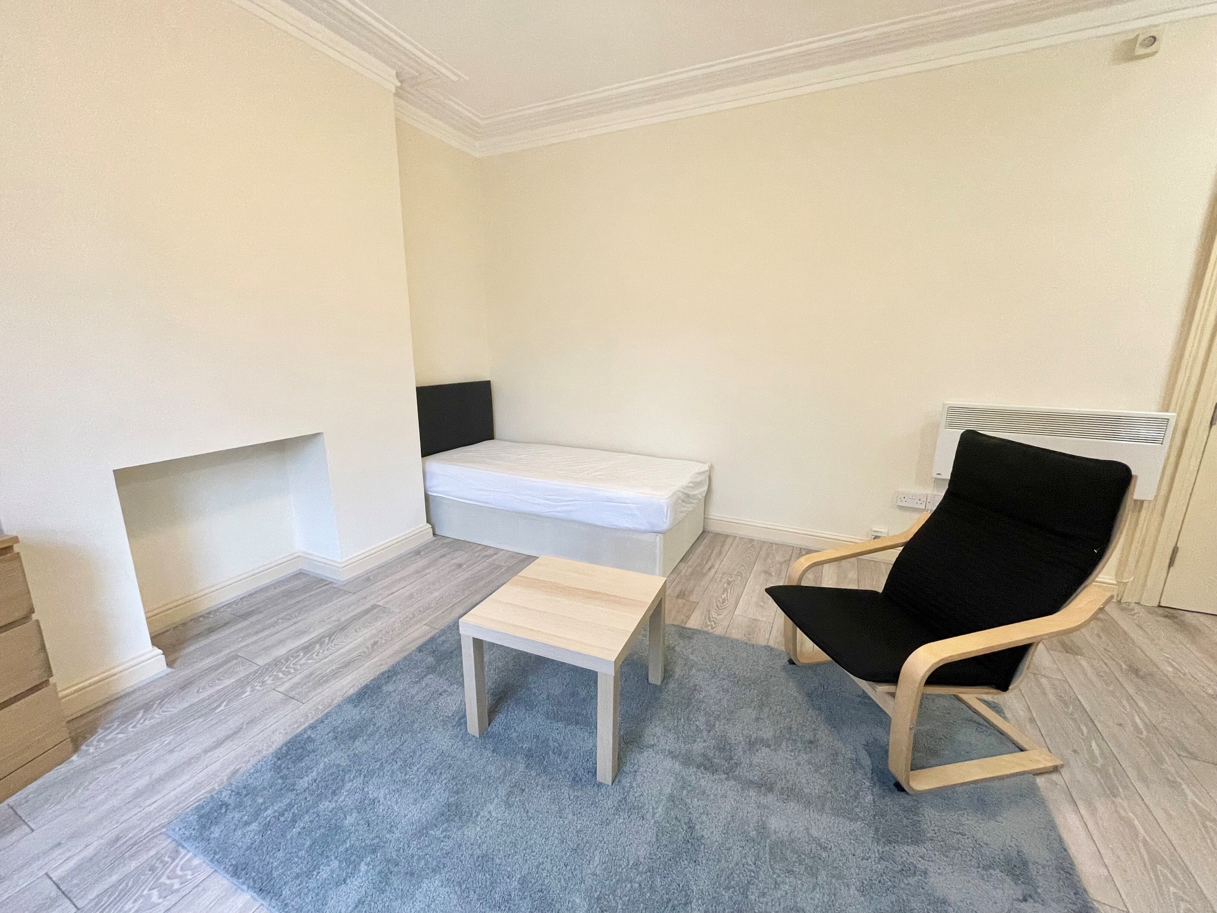 Room Parkers Road in Sheffield