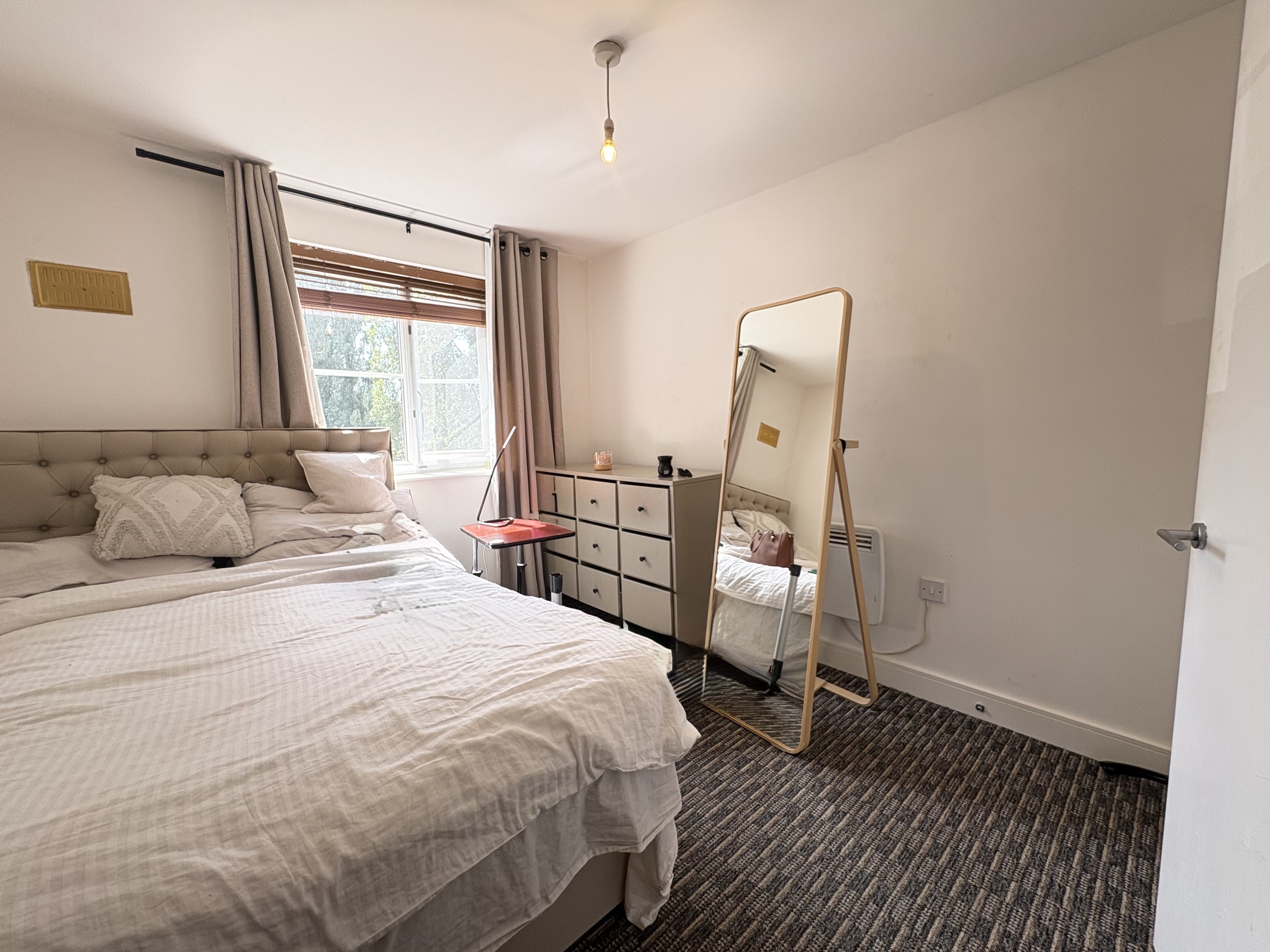 Flat Cumberland Place in Greater London