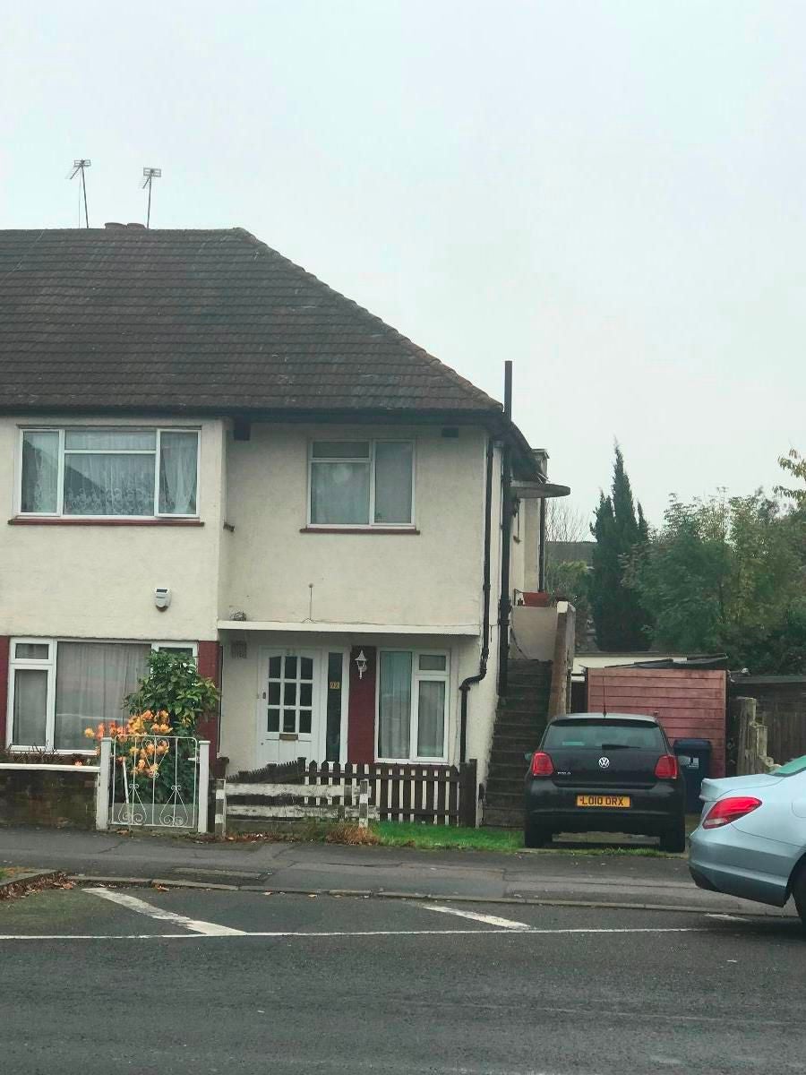 Flat Wood End Lane in Greater London