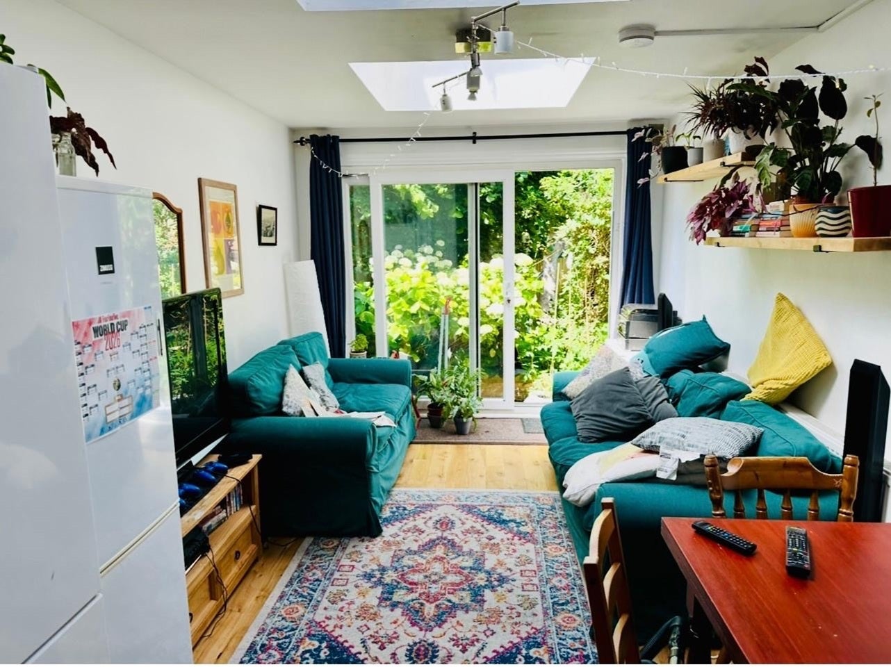 Room Barry Road in Greater London