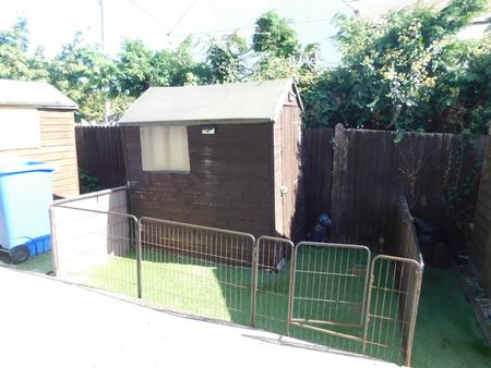 Flat Parsonage Chase in Borough of Swale