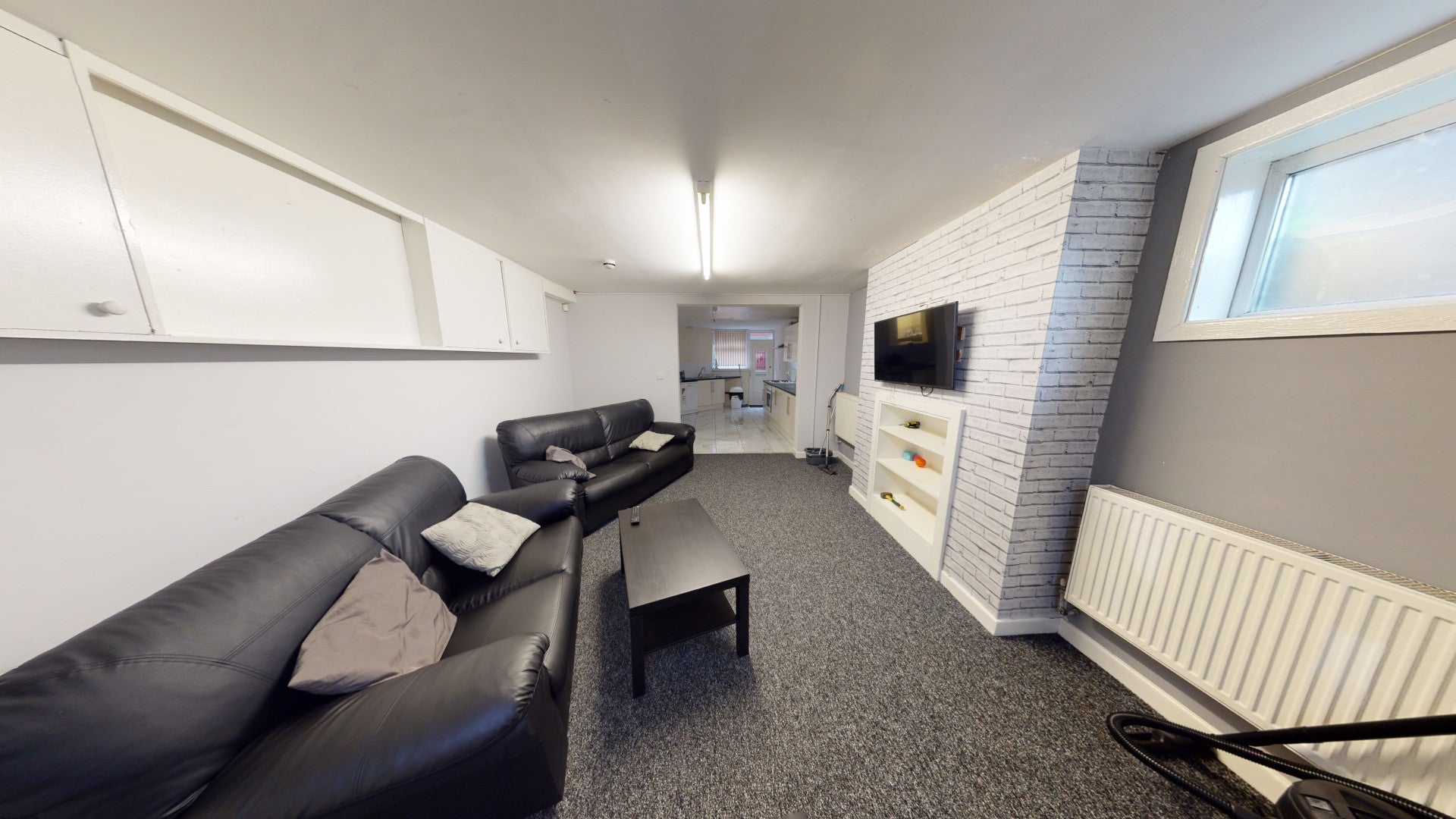Flat Headingley Avenue in Leeds