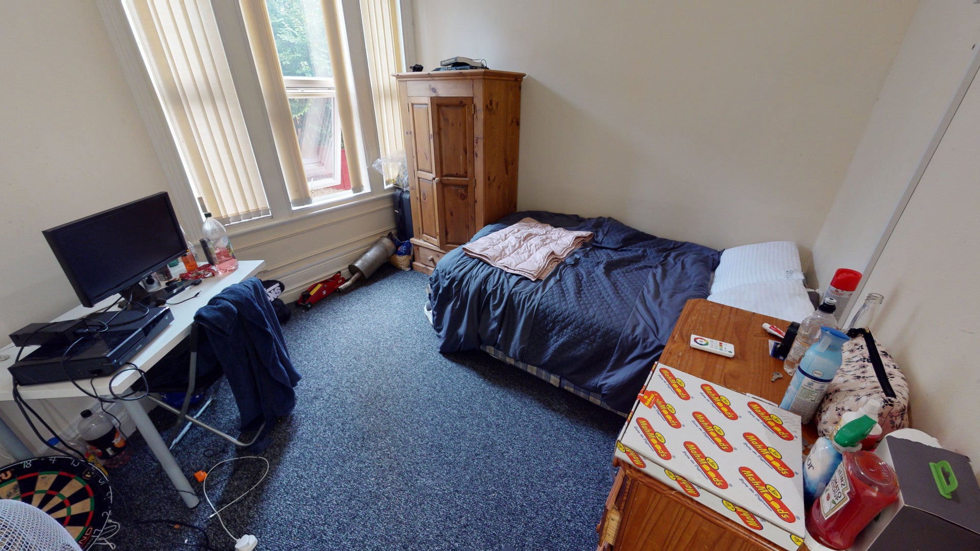 Flat Headingley Avenue in Leeds