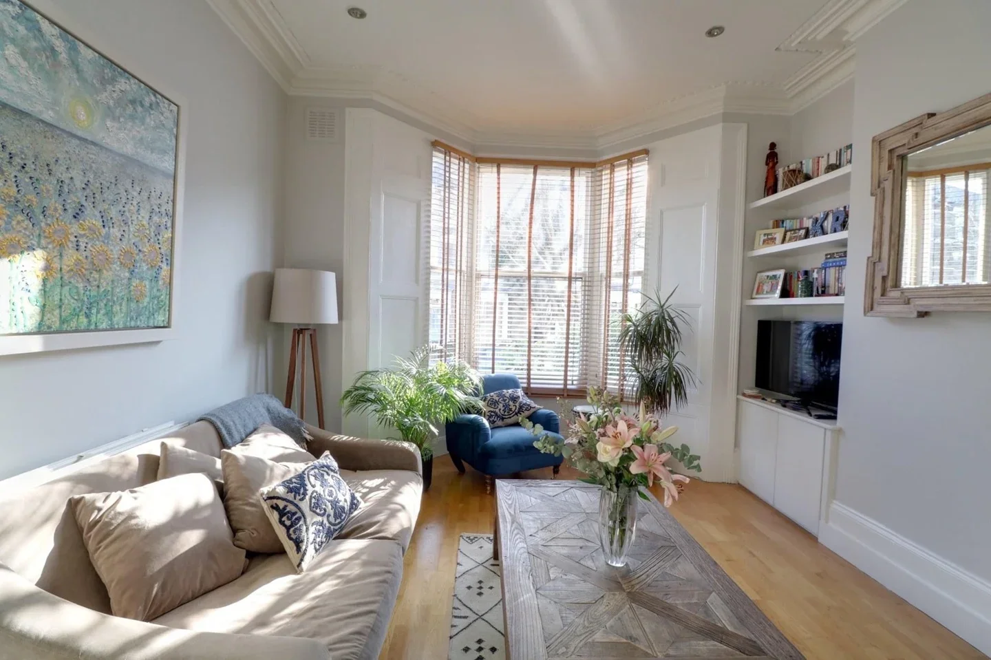 Flat Brooke Road in Greater London