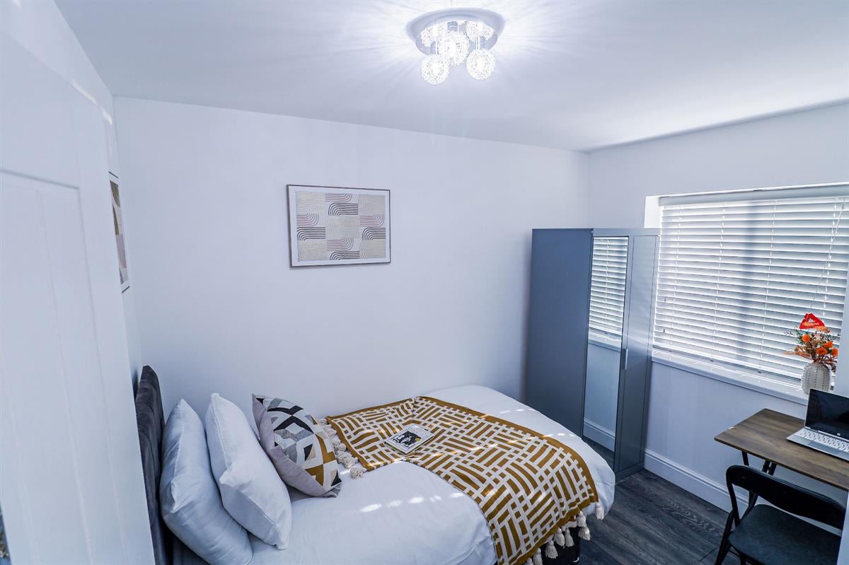 Room Carlton Road in Boston