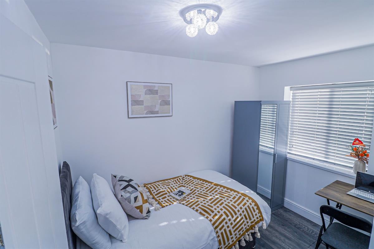Room Carlton Road in Boston
