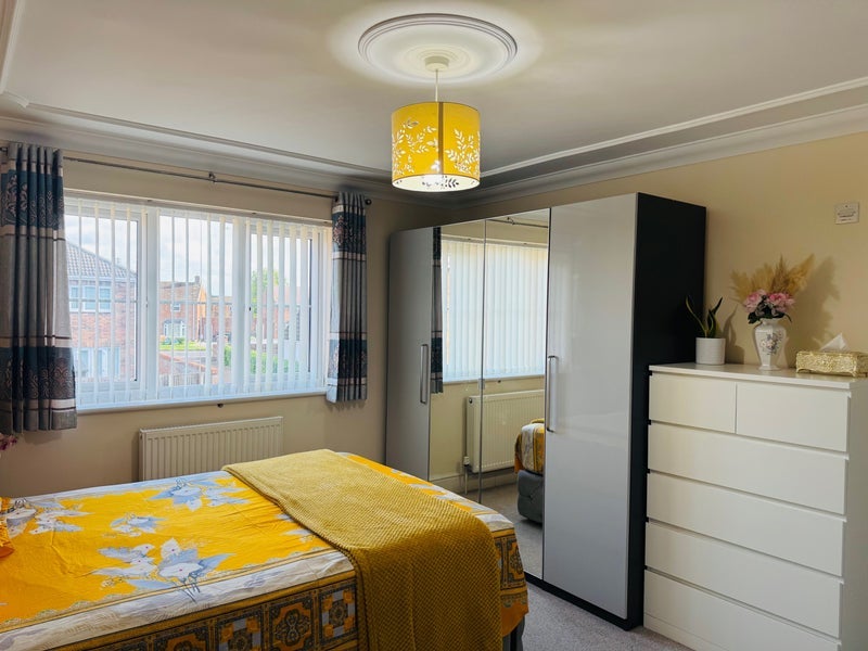 Room Globe Close in West Suffolk