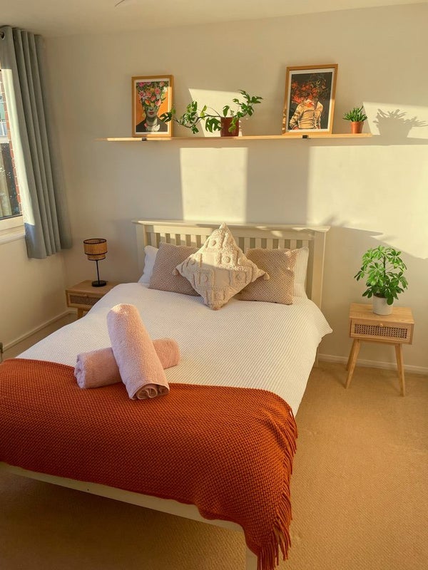 Flat Barringer Square in Greater London