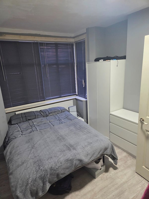 Flat Selhurst Road in London