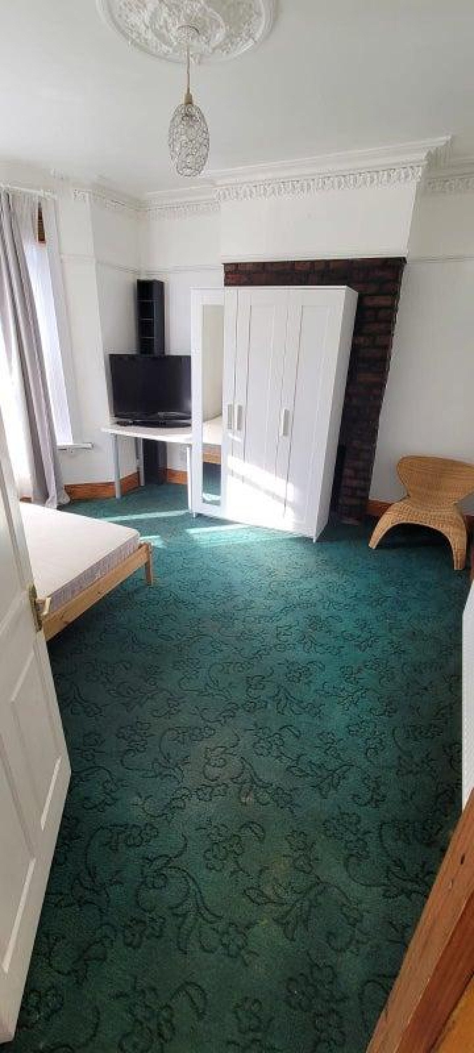 Room All Hallows Road in Bristol