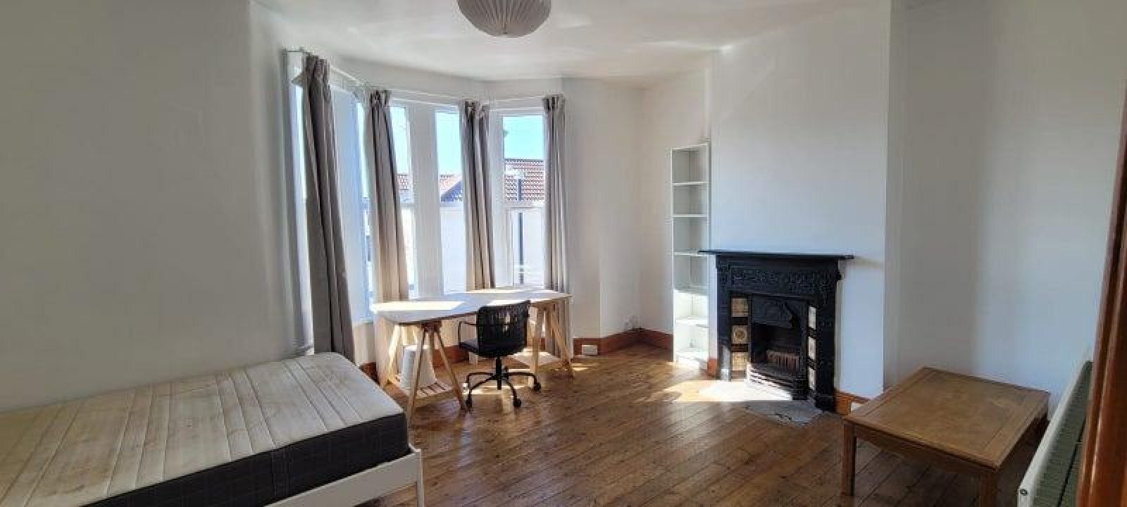 Room All Hallows Road in Bristol