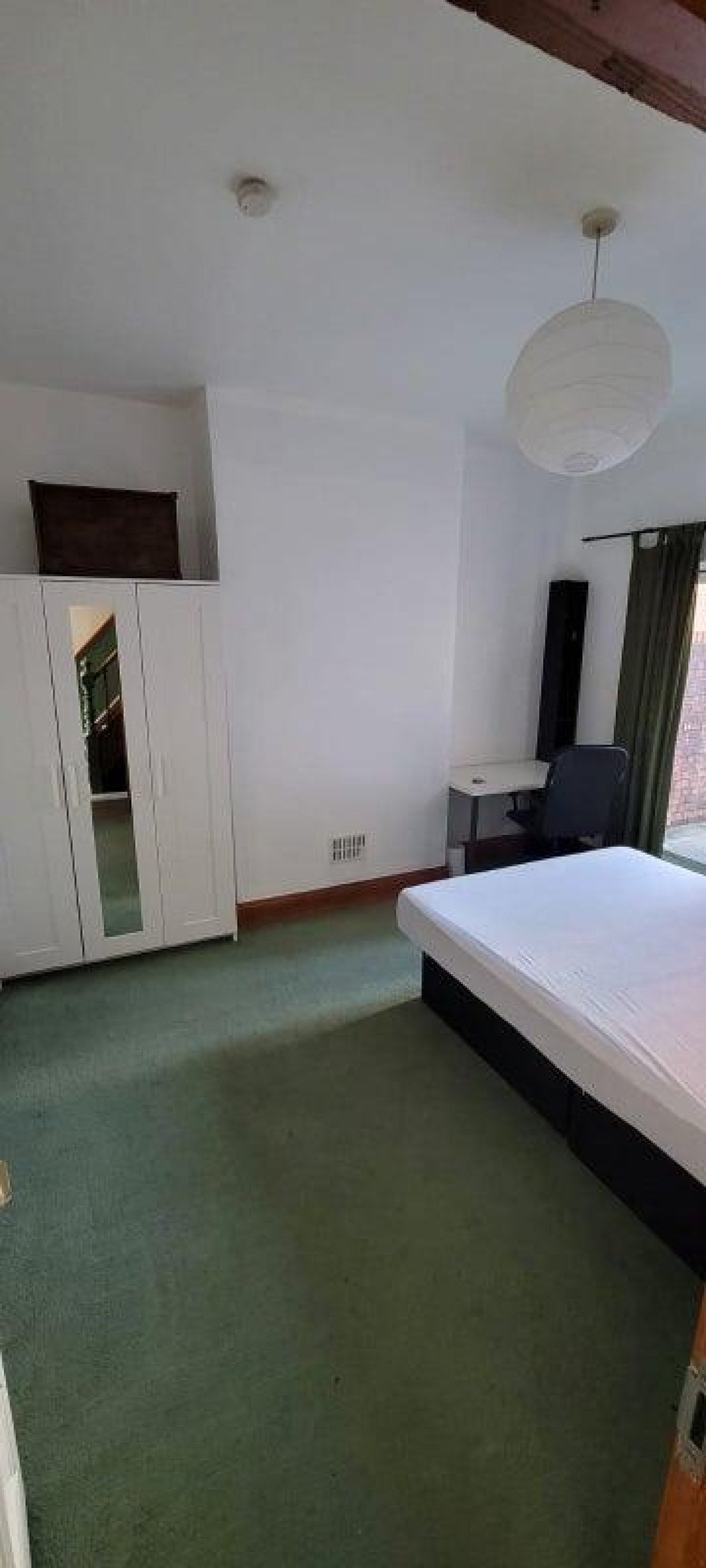 Room All Hallows Road in Bristol