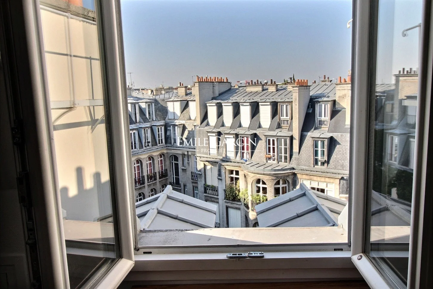 Flat Rue Copernic in Paris
