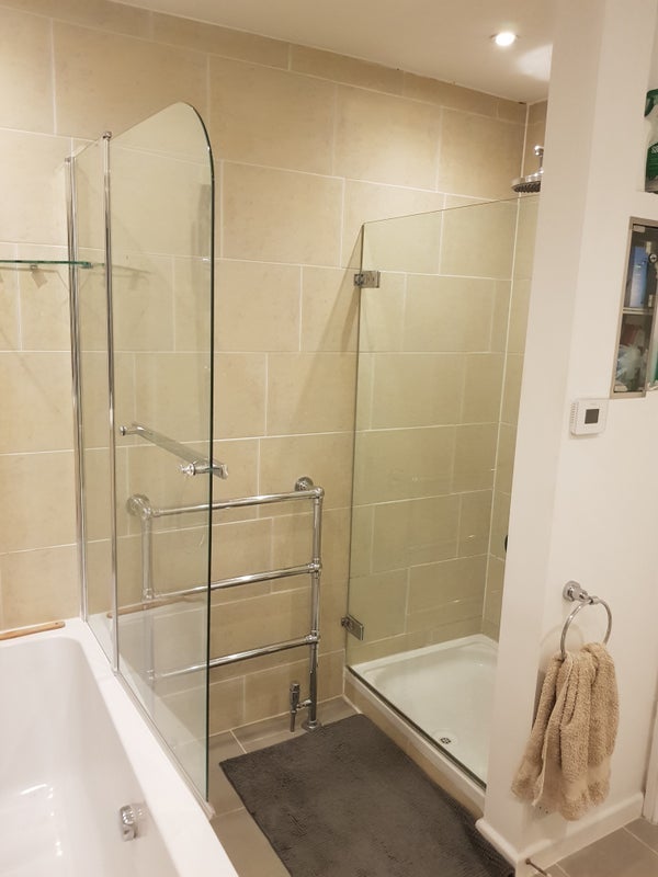 Room Cradley Road in Greater London