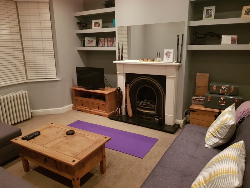 Room Cradley Road in Greater London