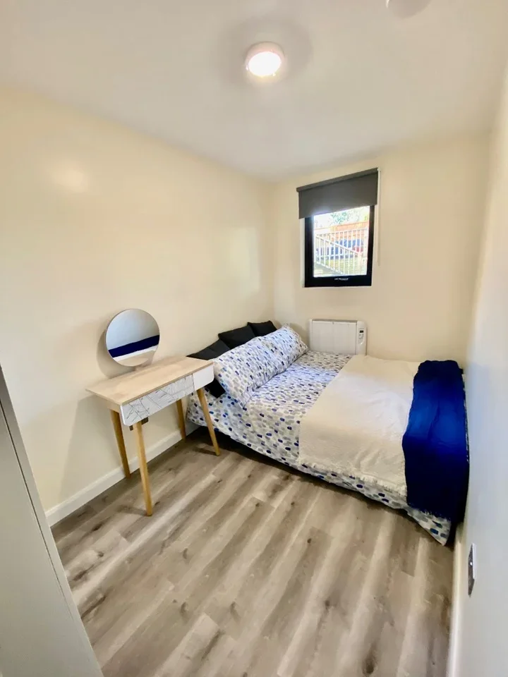 Flat Firhill Road in Greater London