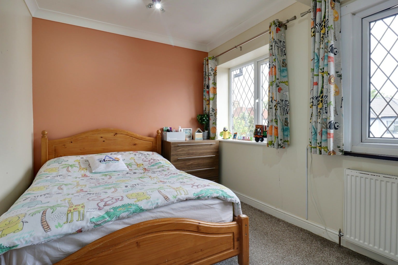 House Axminster Crescent in Greater London