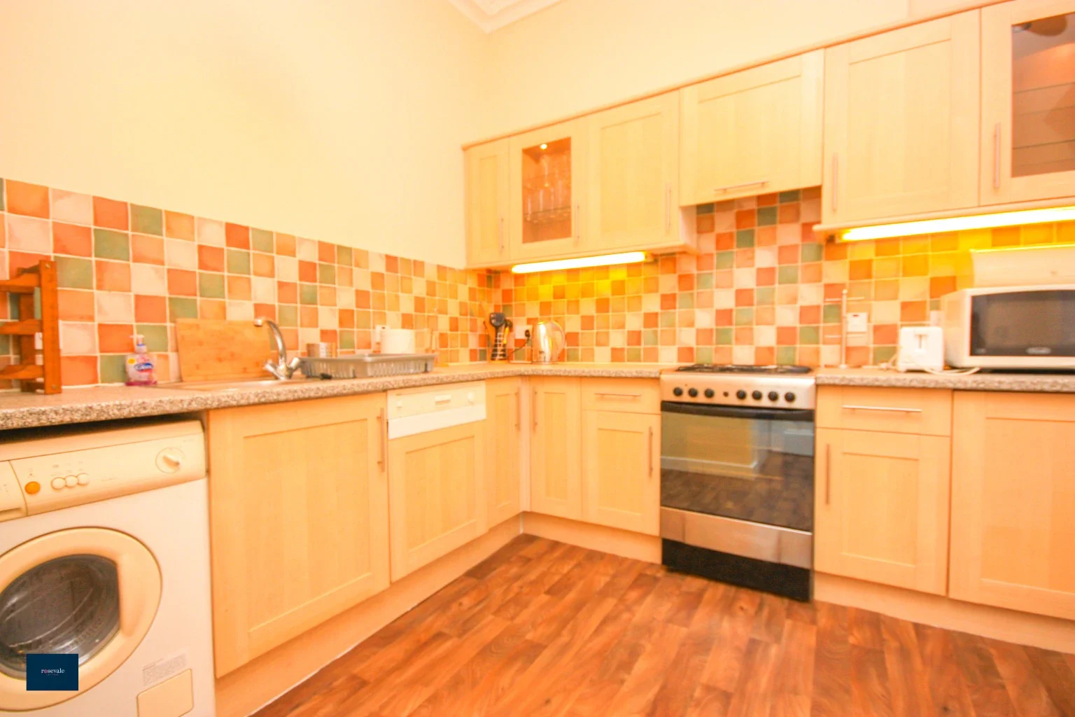 Flat Westbourne Gardens South in Glasgow