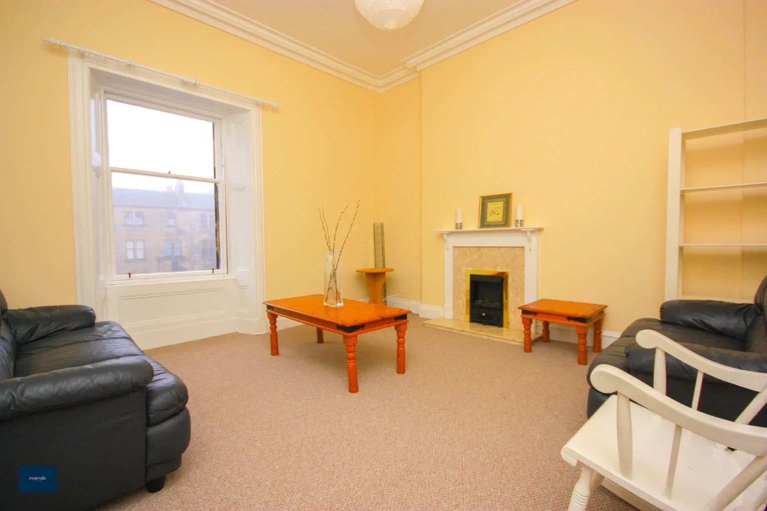 Flat Westbourne Gardens South in Glasgow