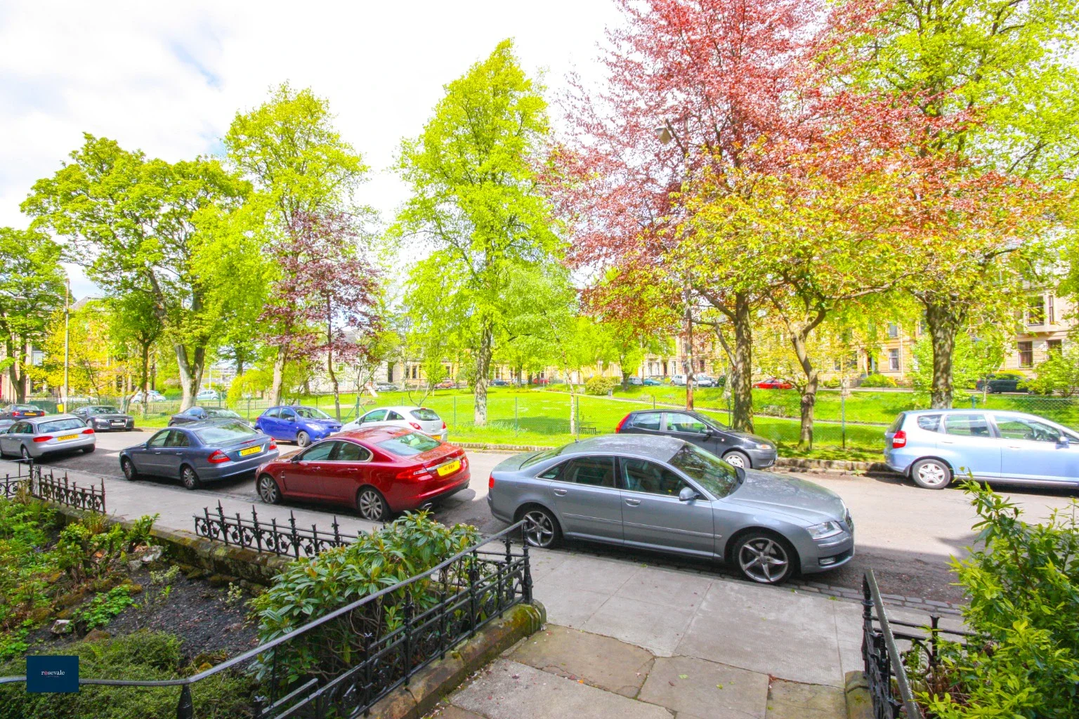 Flat Westbourne Gardens South in Glasgow