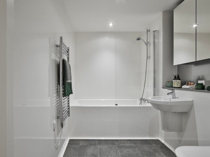 Flat Clippers Quay in Salford