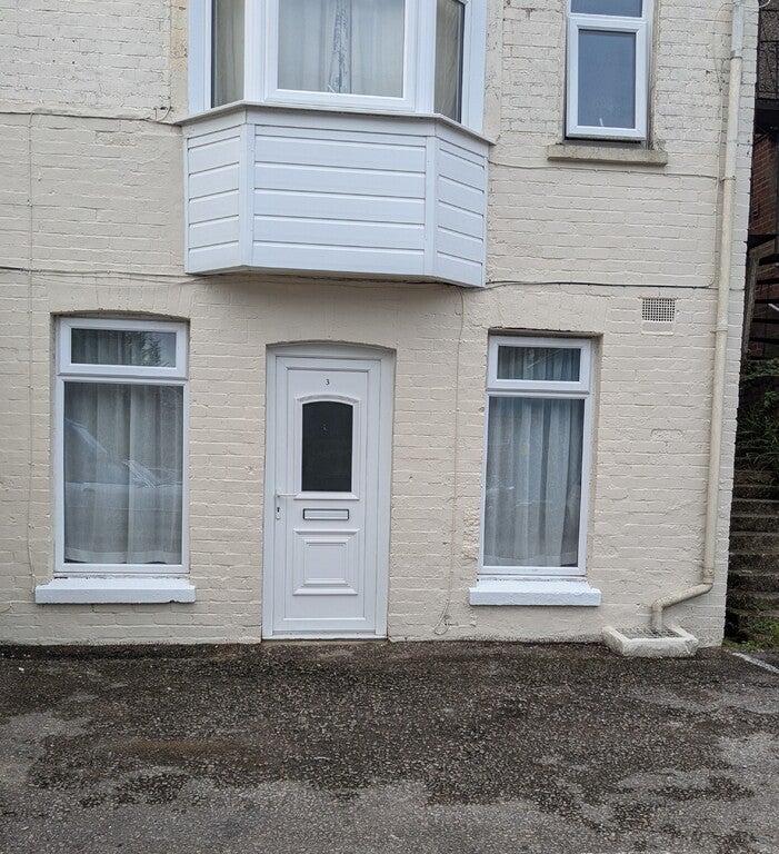 Flat Bournemouth Road in Poole
