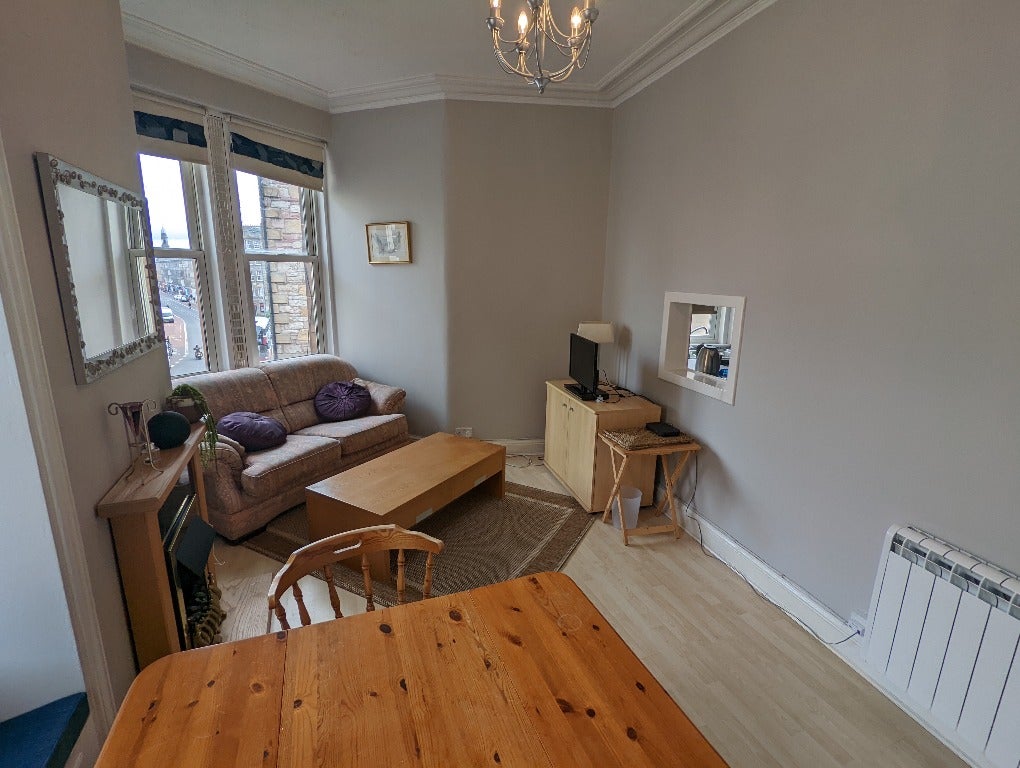 Flat Nicolson Street in City of Edinburgh