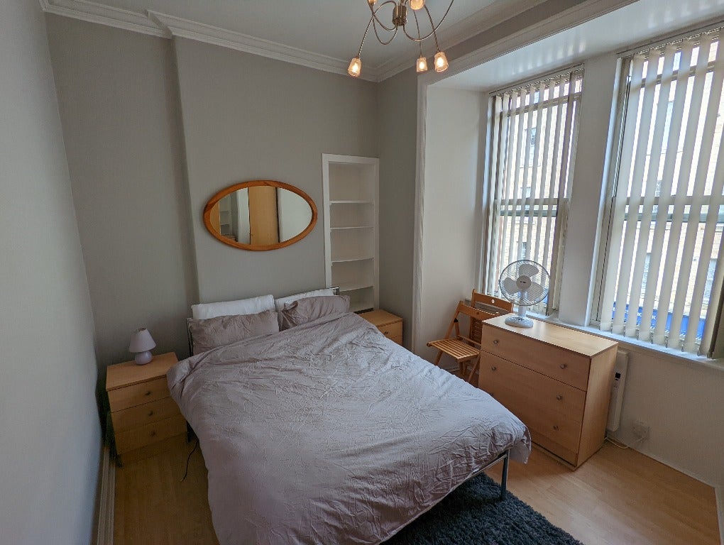 Flat Nicolson Street in City of Edinburgh