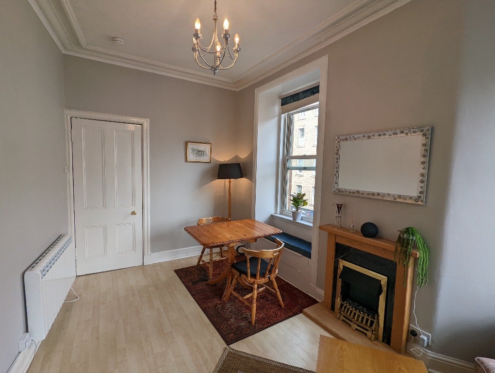 Flat Nicolson Street in City of Edinburgh
