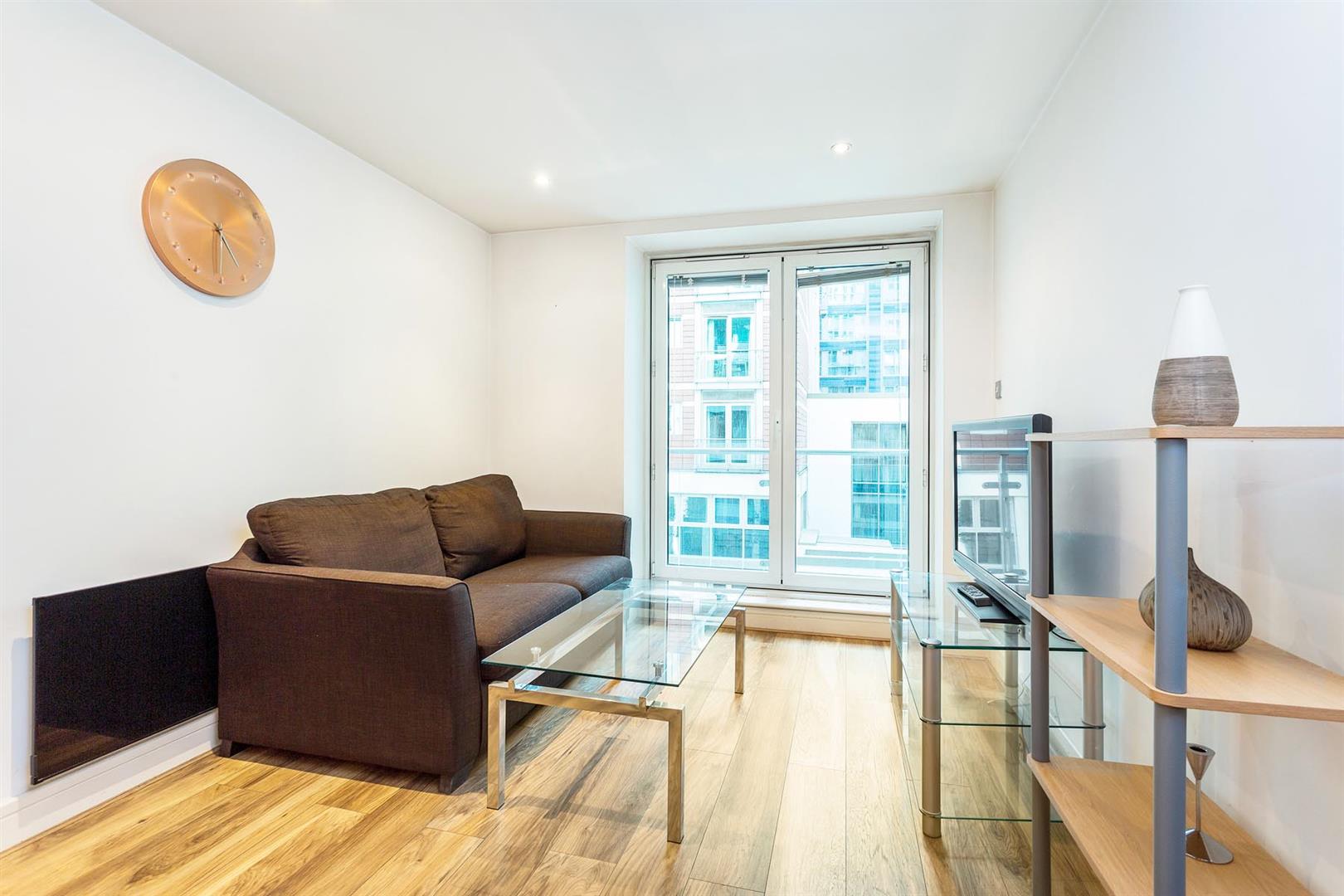 Flat Albert Embankment in Greater London