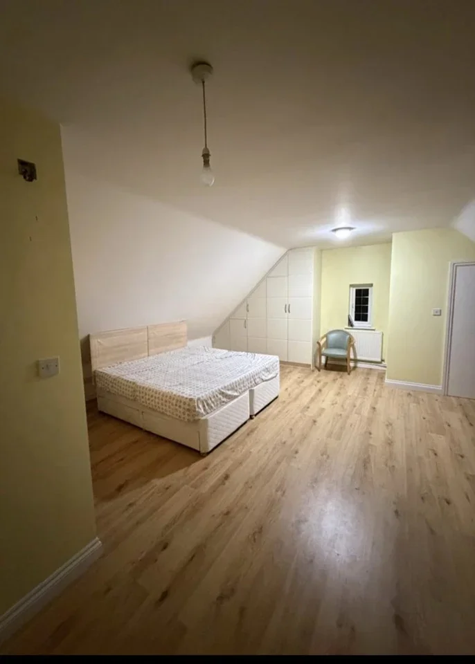 Room Gyllyngdune Gardens in Greater London