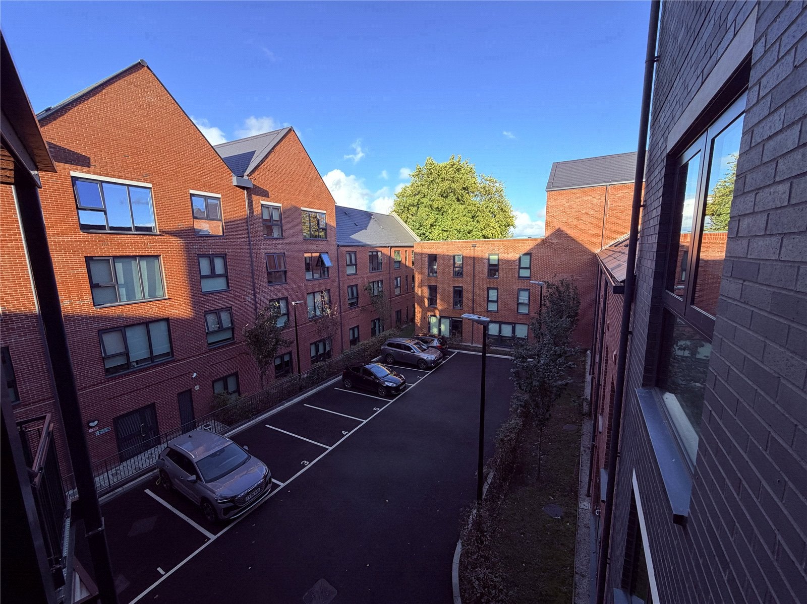Flat Highfield Avenue in Newbury