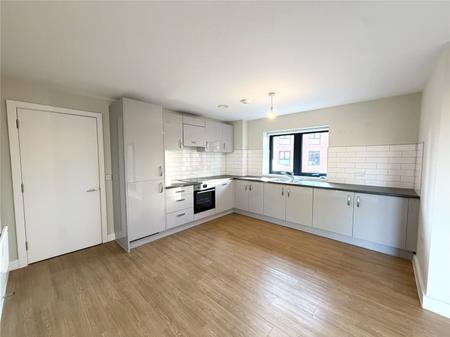 Flat Highfield Avenue in Newbury