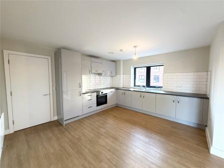 Flat Highfield Avenue in Newbury
