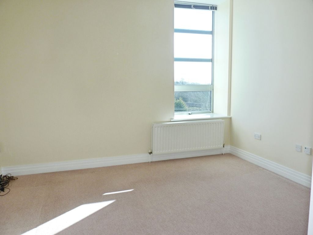 Flat The Oval in Woolsington